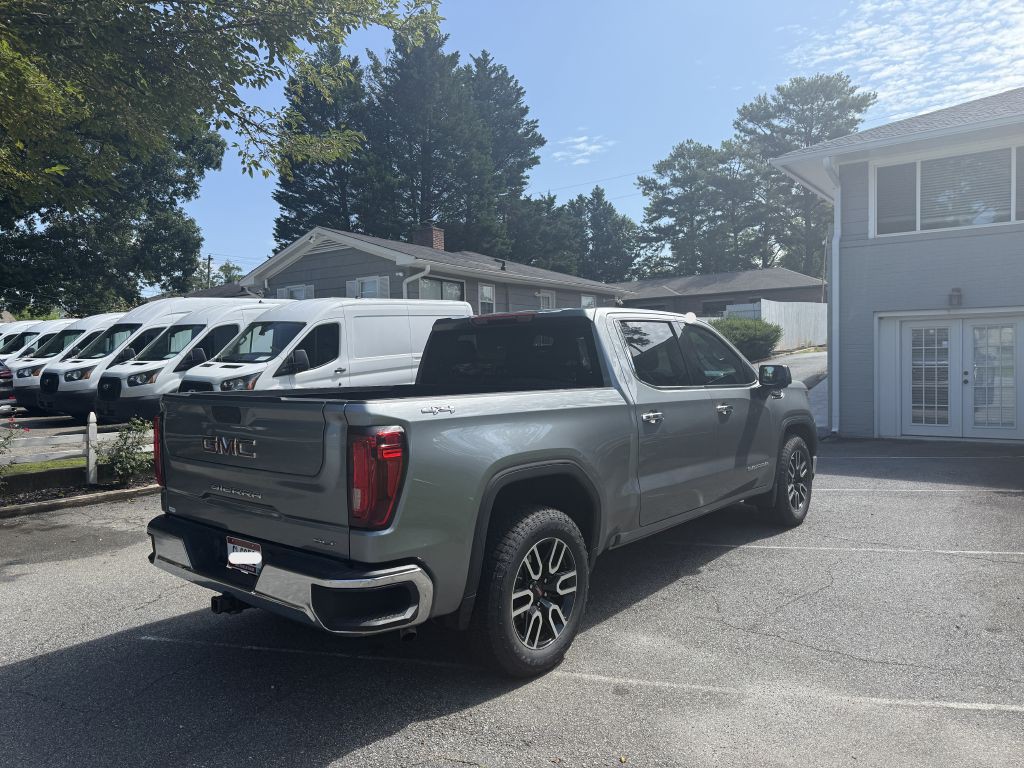 2026 GMC Sierra Image 3