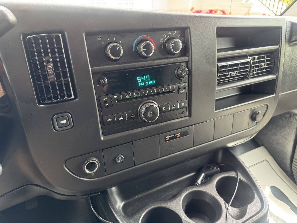 2014 GMC Savana Image 6