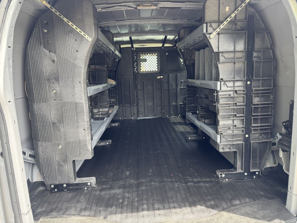 2014 GMC Savana Image 14