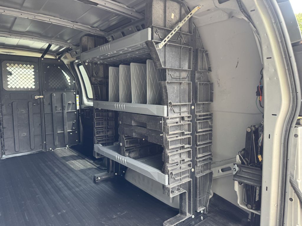 2014 GMC Savana Image 15