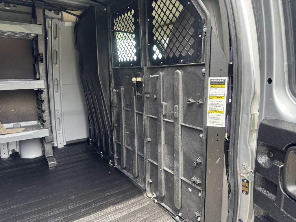 2014 GMC Savana Image 17