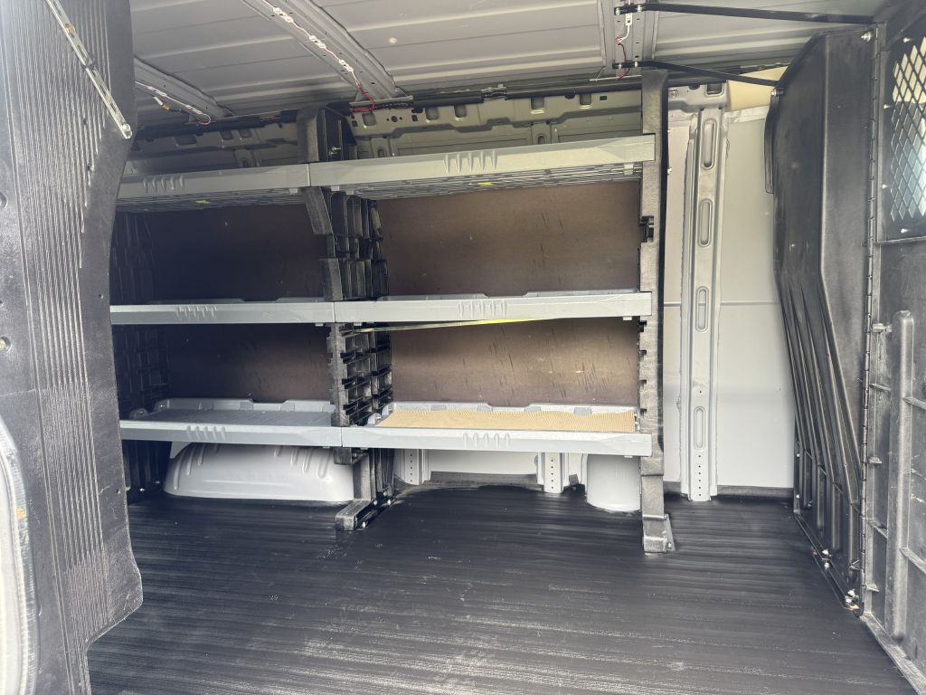 2014 GMC Savana Image 18