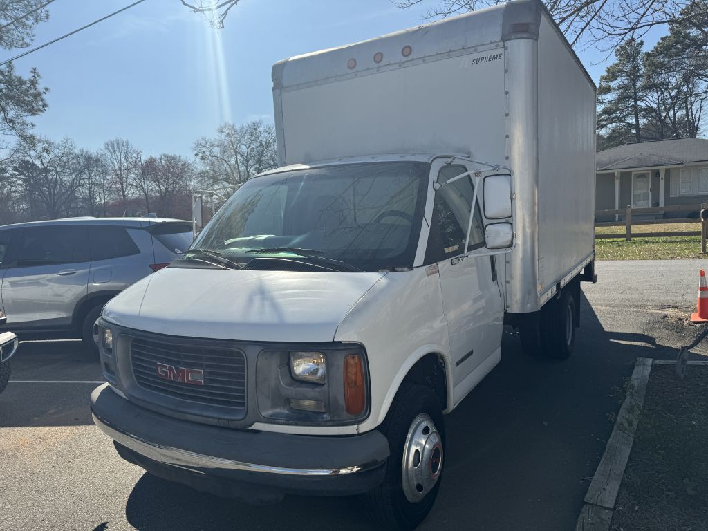 2002 GMC Savana Image 2