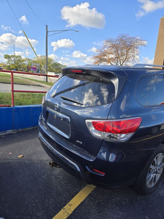 2015 Nissan Pathfinder Image 1