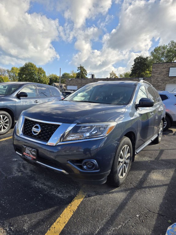 2015 Nissan Pathfinder Image 2