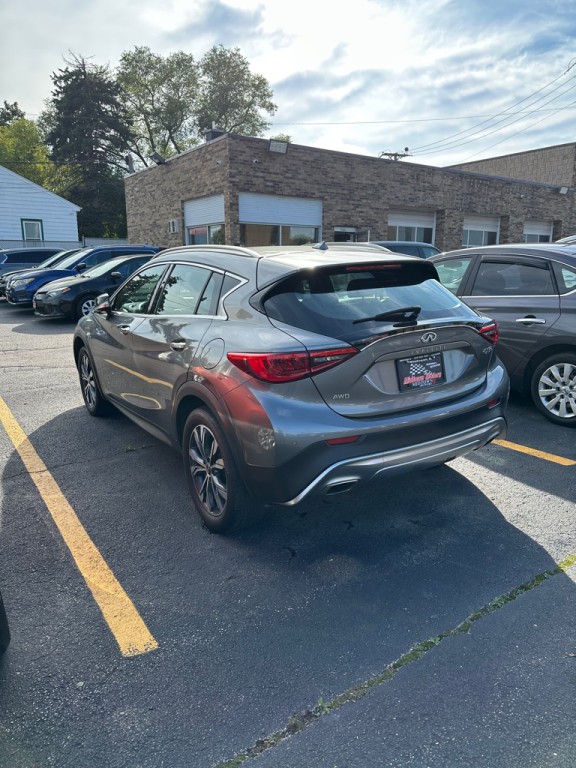 2018 INFINITI QX30 Image 3