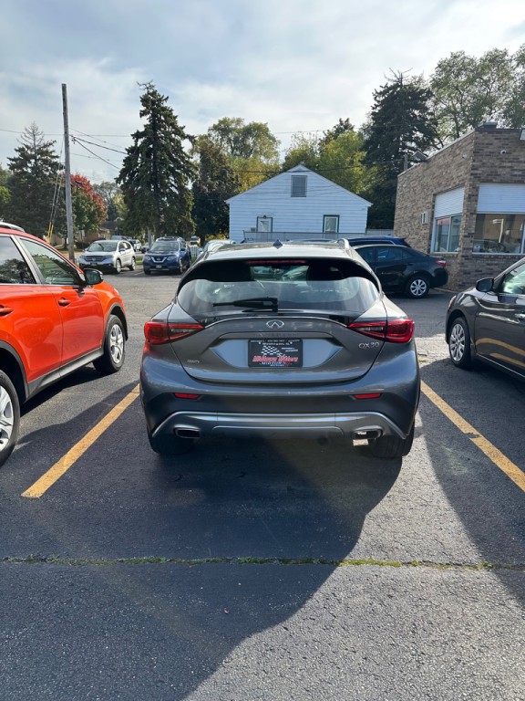 2018 INFINITI QX30 Image 4