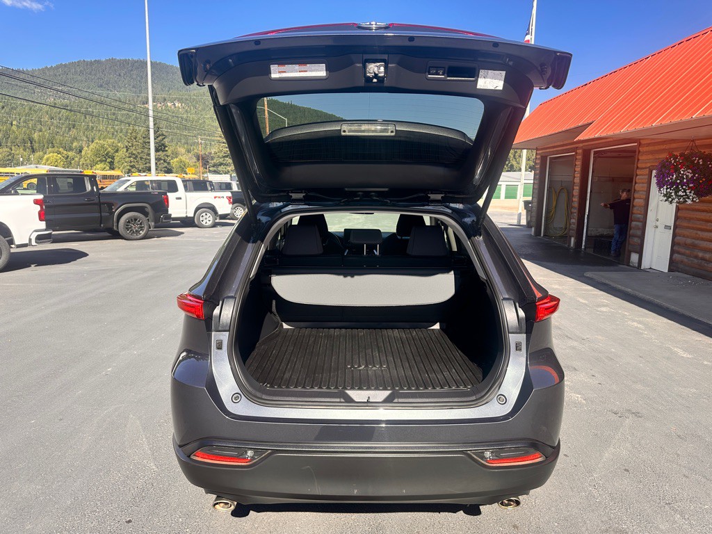 2024 Toyota Venza Image 8