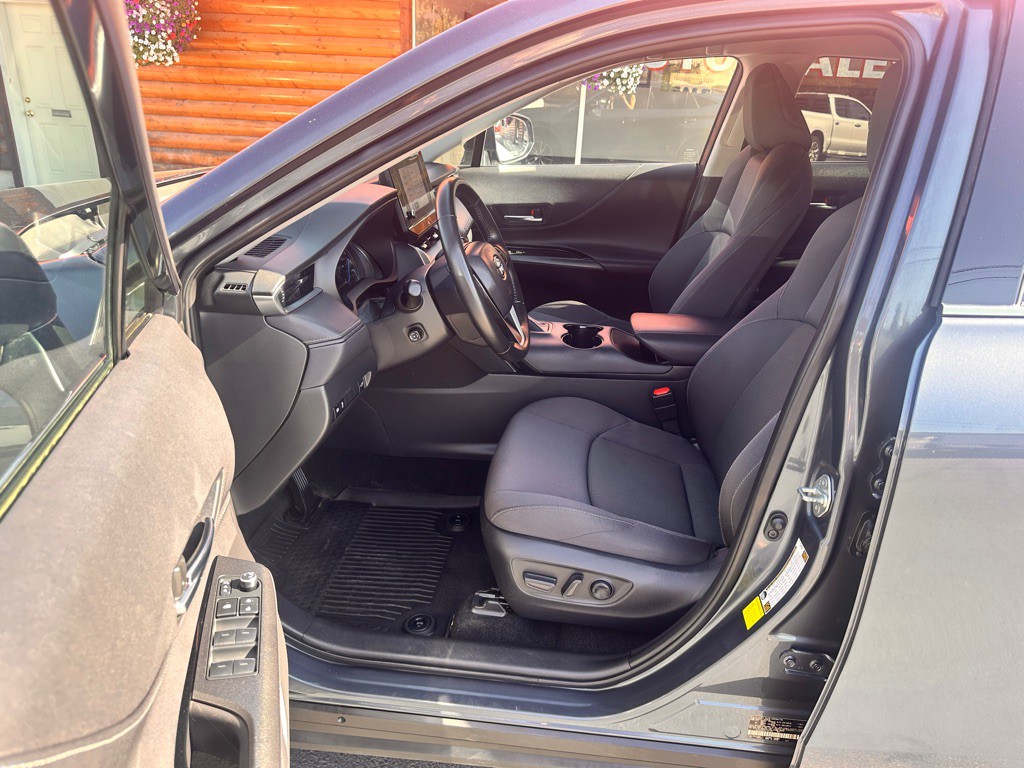 2024 Toyota Venza Image 12