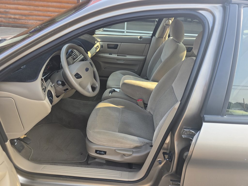2003 Ford Taurus Image 10