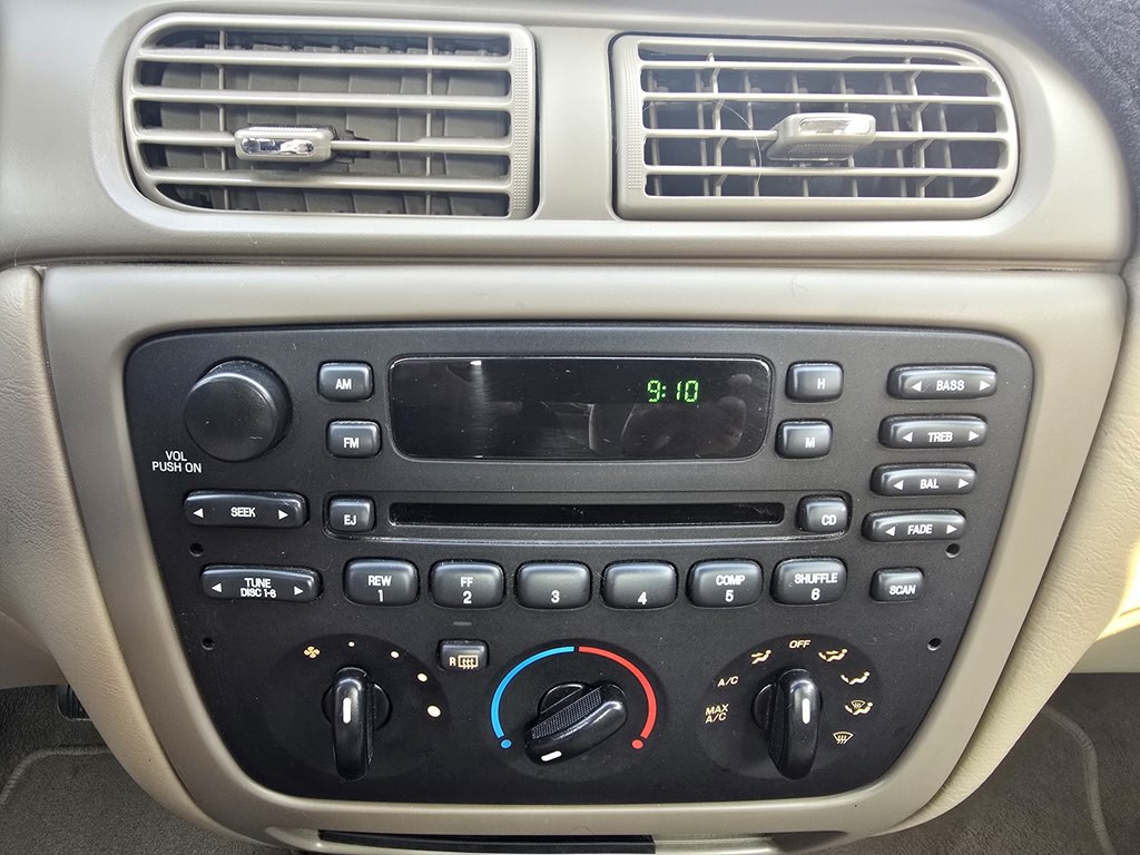 2003 Ford Taurus Image 12