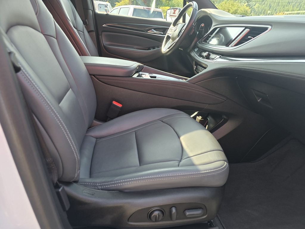 2023 Buick Enclave Image 7