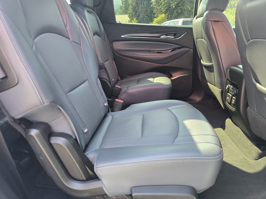 2023 Buick Enclave Image 8