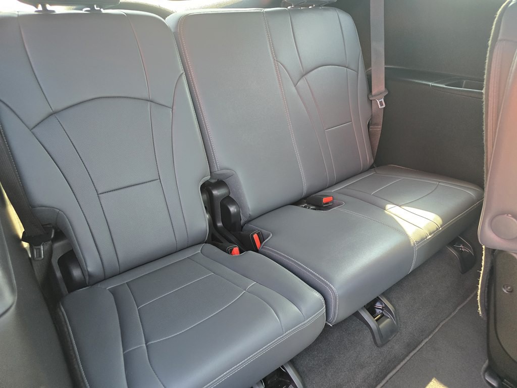 2023 Buick Enclave Image 9