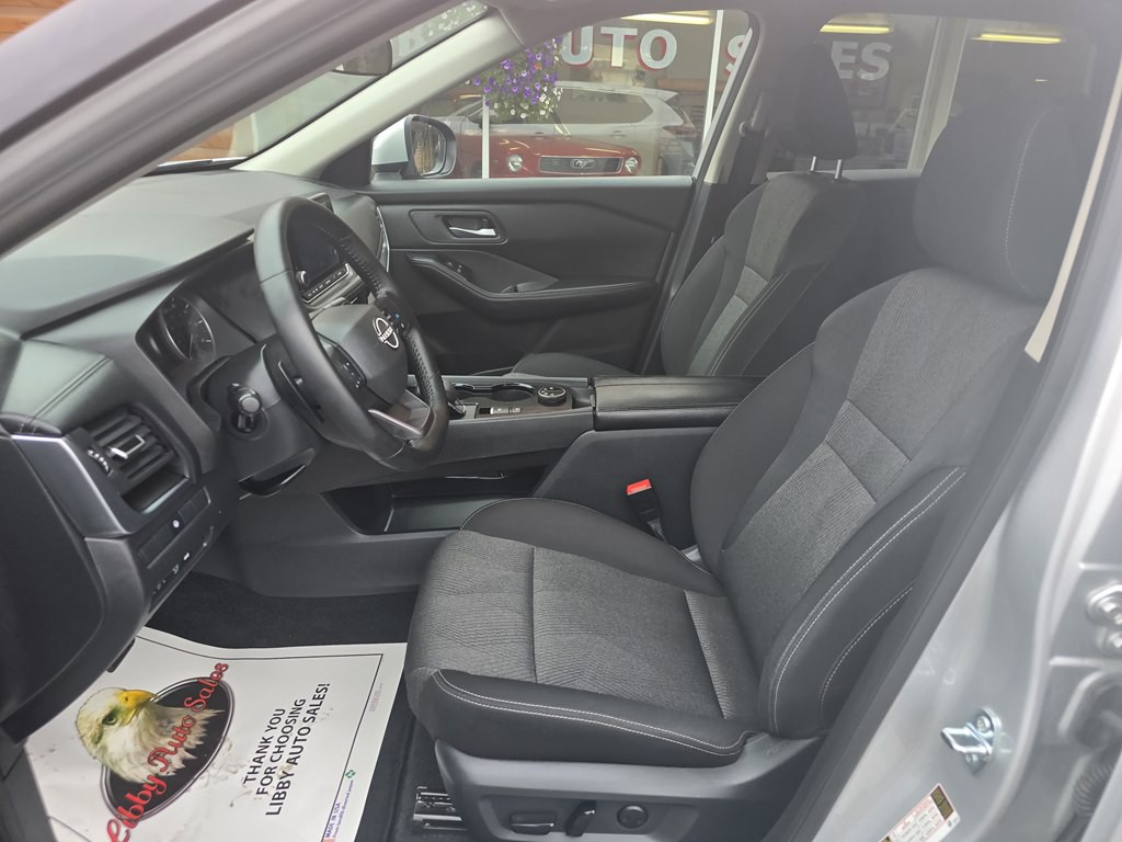 2025 Nissan Rogue Image 12