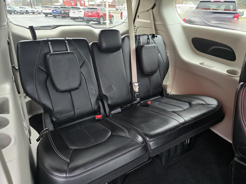 2024 Chrysler Pacifica Image 7