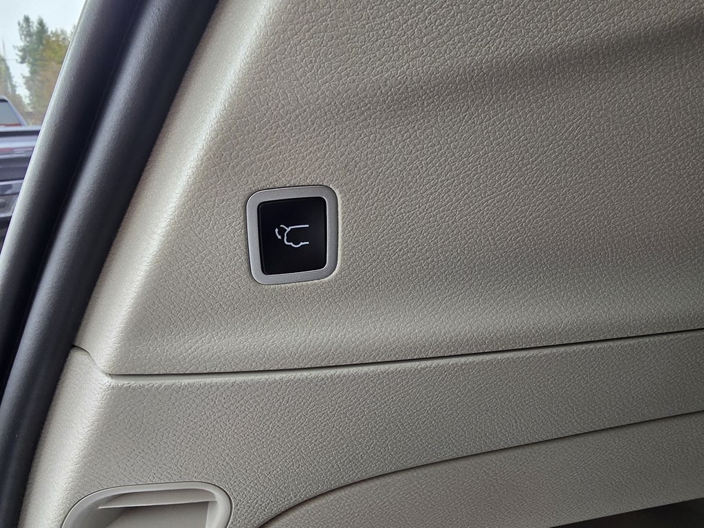 2024 Chrysler Pacifica Image 9