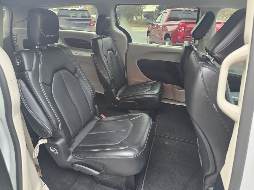 2024 Chrysler Pacifica Image 30