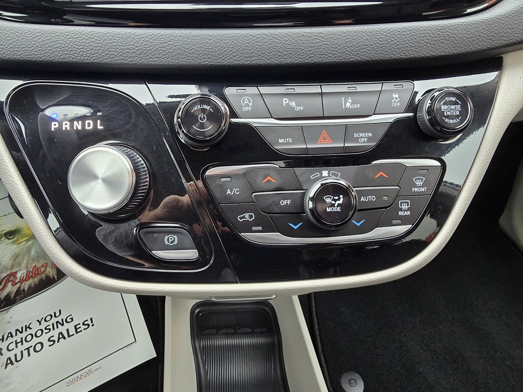 2024 Chrysler Pacifica Image 39