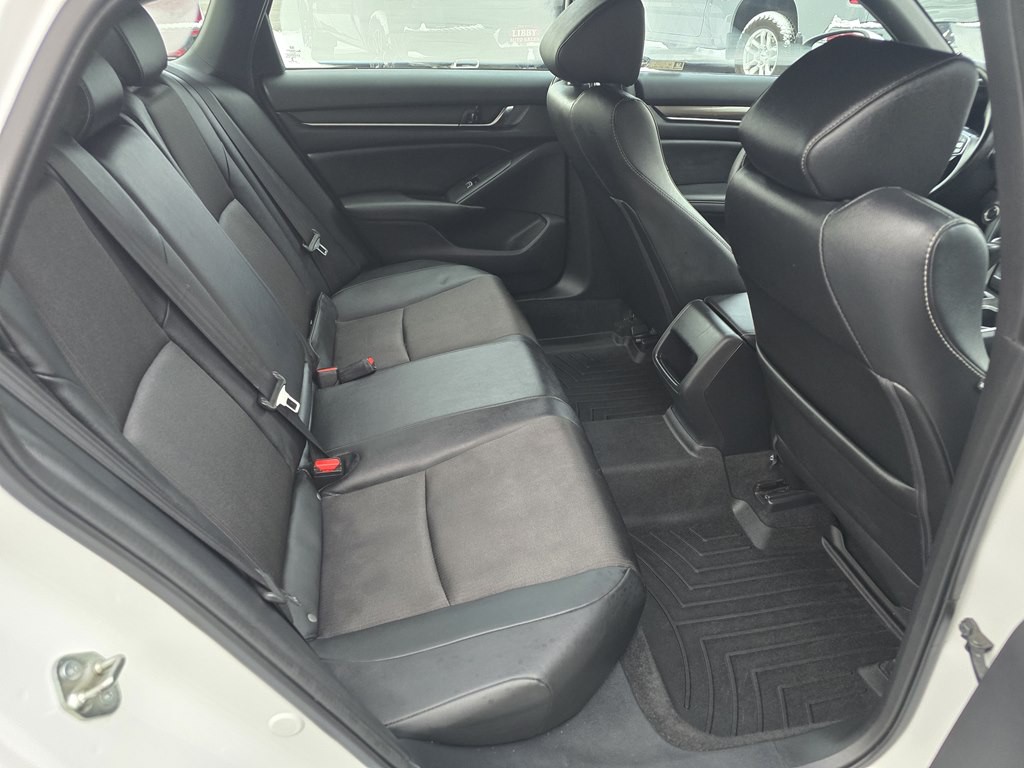 2019 Honda Accord Image 8