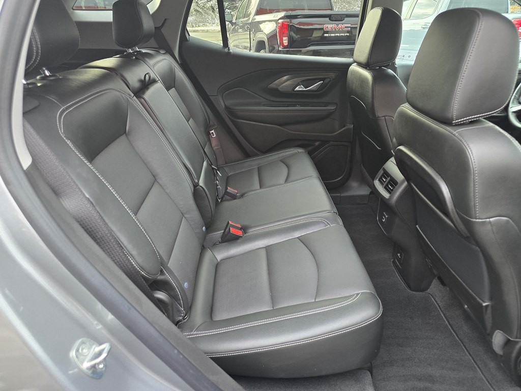 2023 GMC Terrain Image 34