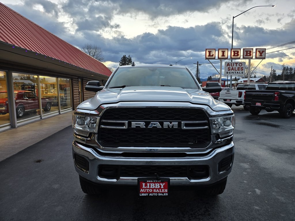2021 RAM 3500 Image 2