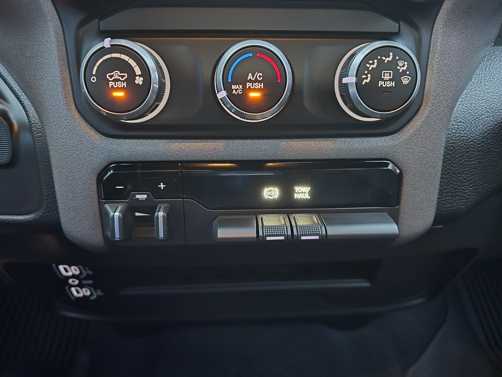 2021 RAM 3500 Image 14