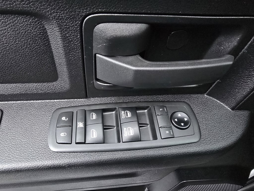 2021 RAM 3500 Image 17