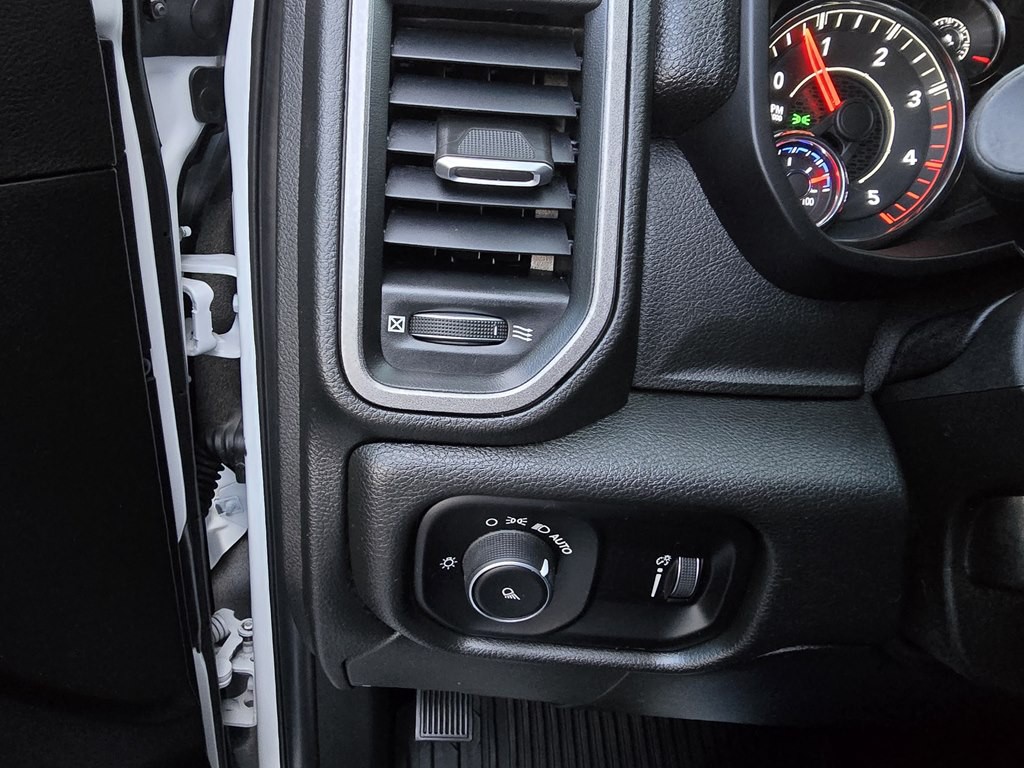 2021 RAM 3500 Image 18