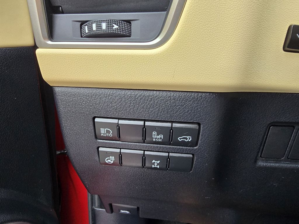 2021 Lexus NX 300 Image 32