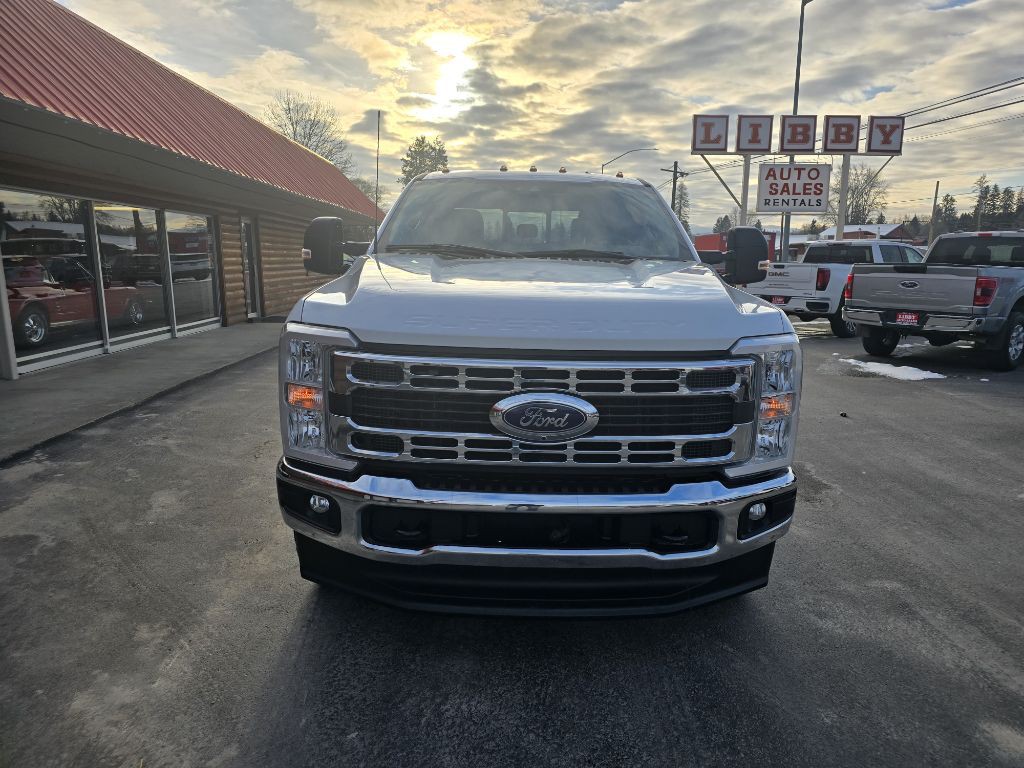 2023 Ford F-350 Image 2