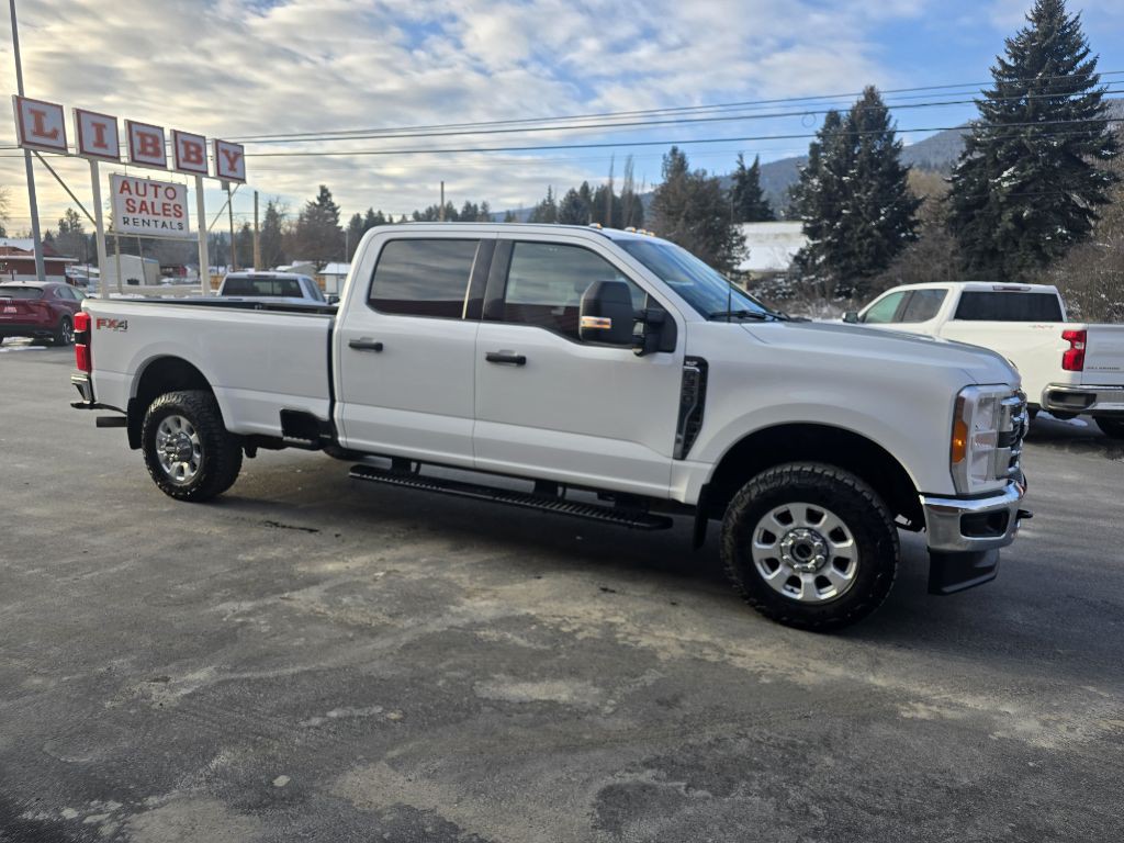 2023 Ford F-350 Image 3