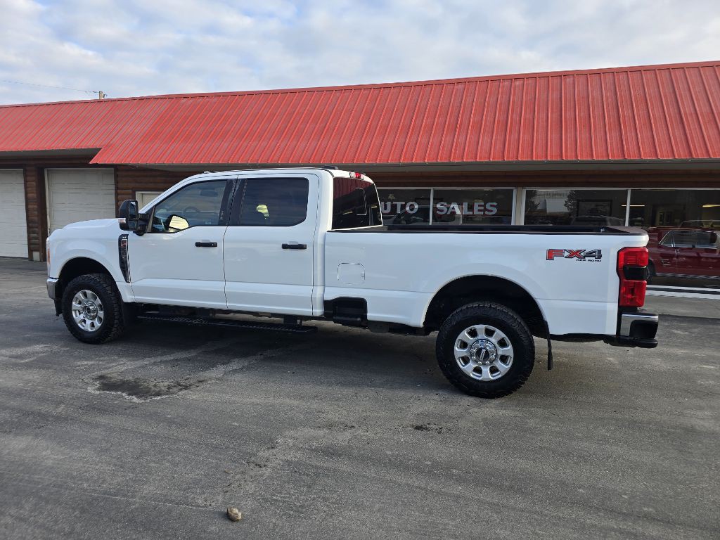 2023 Ford F-350 Image 6