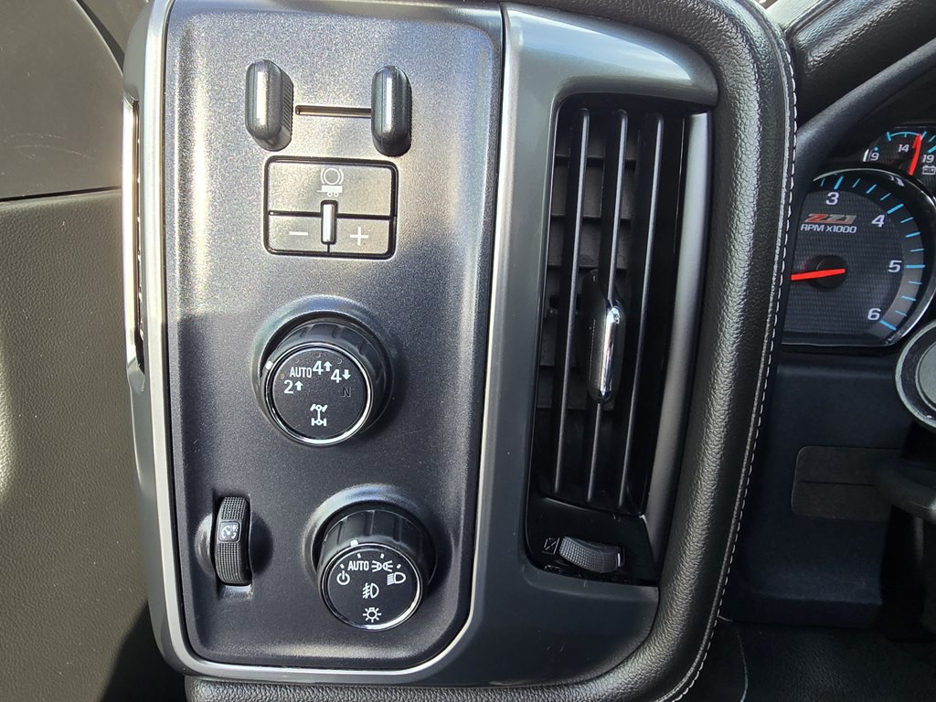 2018 Chevrolet Silverado 1500 Image 18