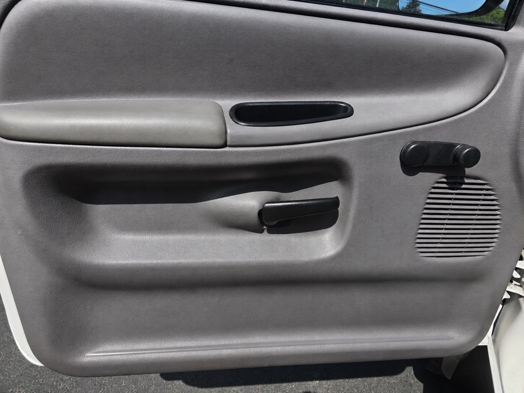 1995 Dodge Ram 2500 Image 13