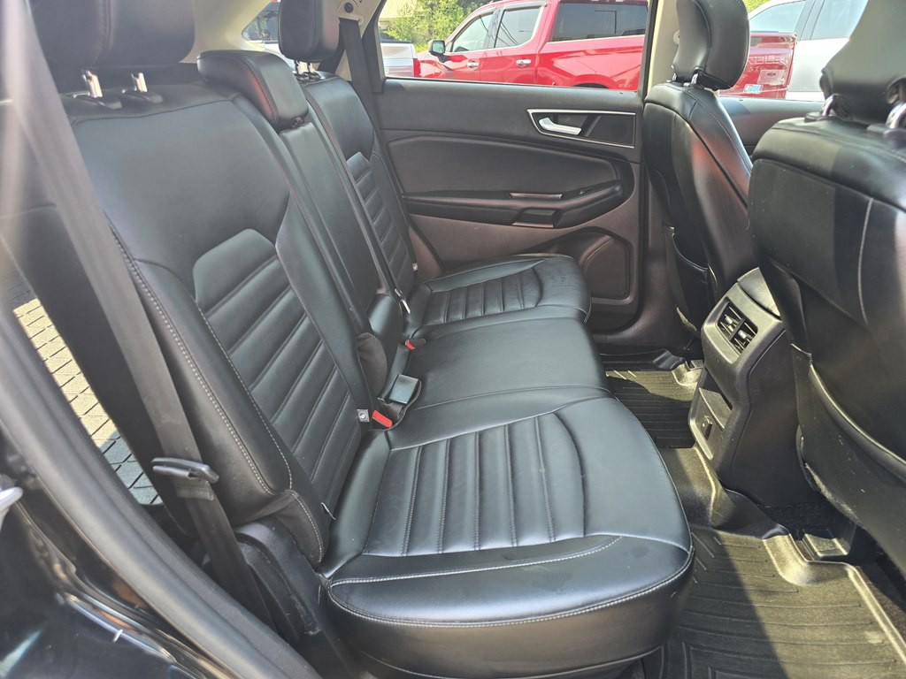 2016 Ford Edge Image 8