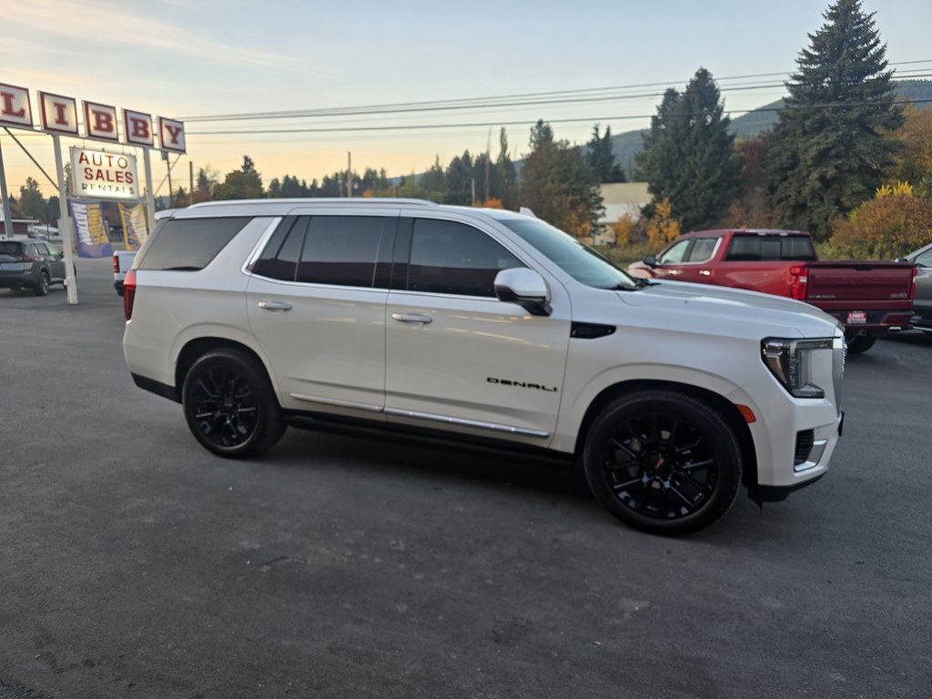 2022 GMC Yukon Image 3