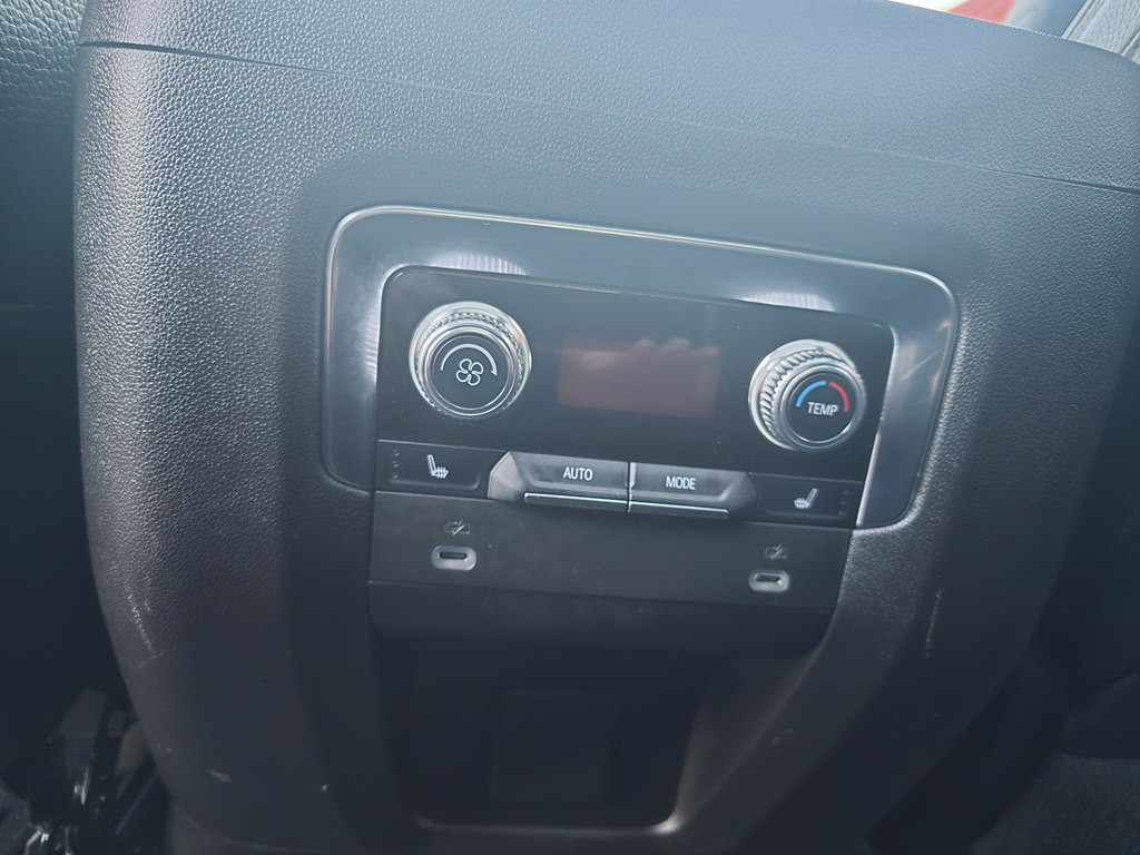 2022 GMC Yukon Image 15