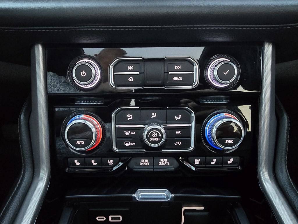 2022 GMC Yukon Image 19
