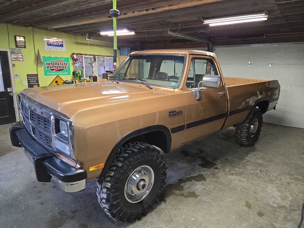 1991 Dodge W-Series Image 5