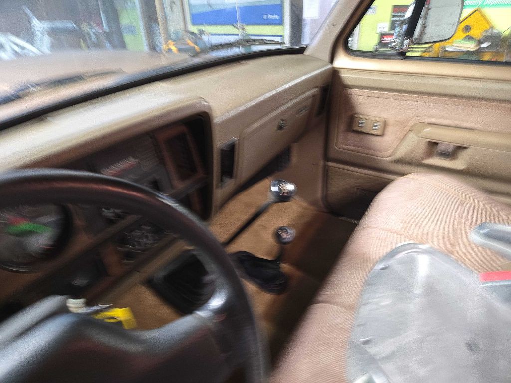 1991 Dodge W-Series Image 10