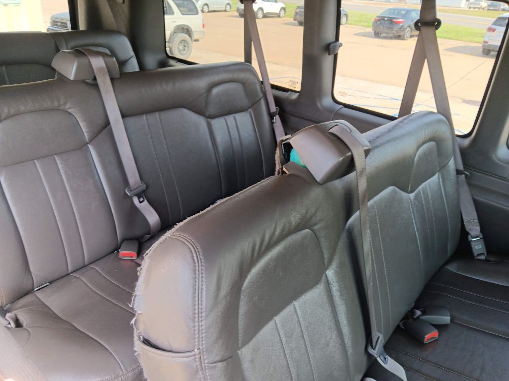 2008 Chevrolet Express Image 4