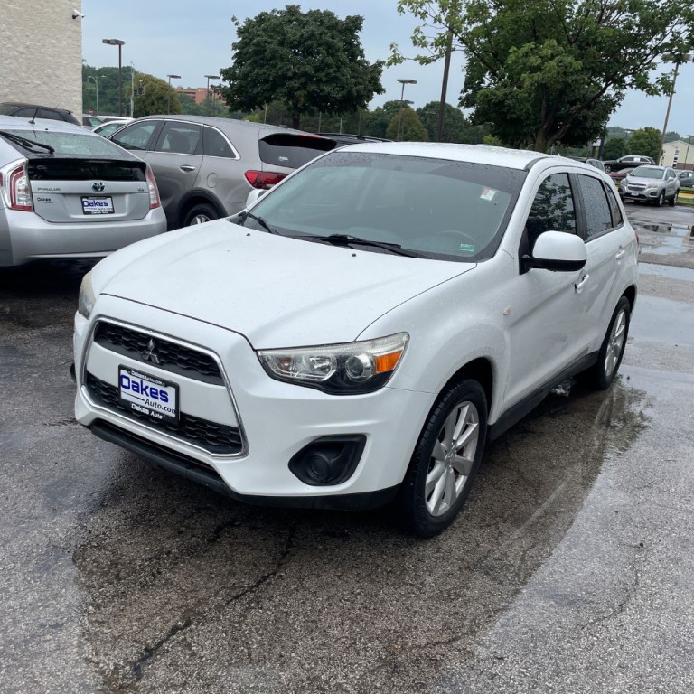 2014 Mitsubishi Outlander ES