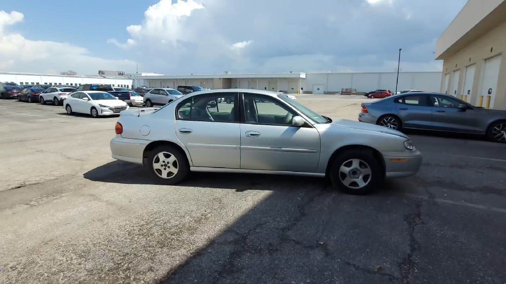 2003 Chevrolet Malibu Image 2