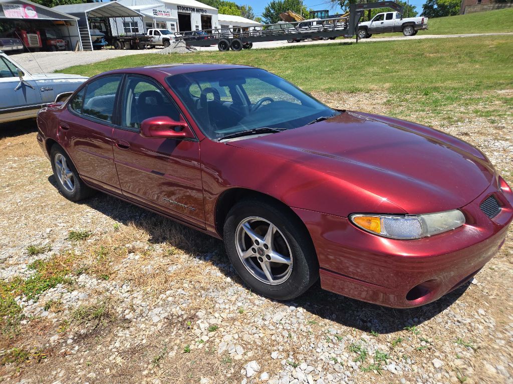 2003 Pontiac Grand Prix Image 5