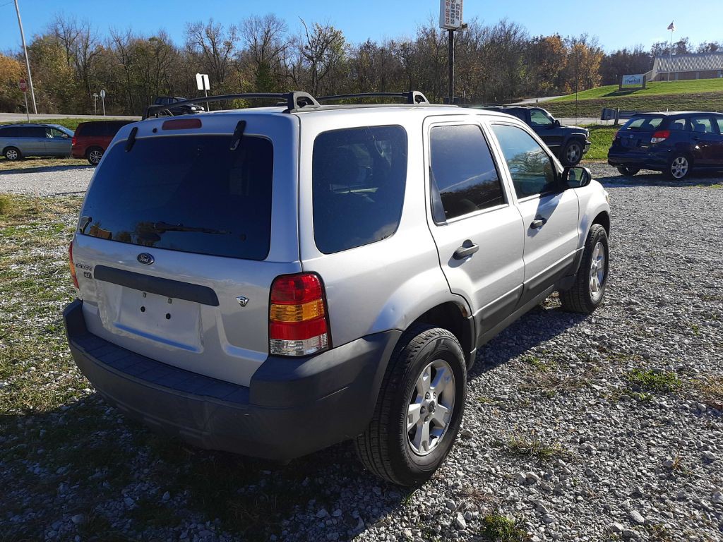 2007 Ford Escape Image 2