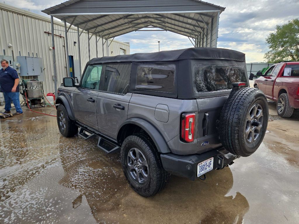 2021 Ford Bronco Image 2