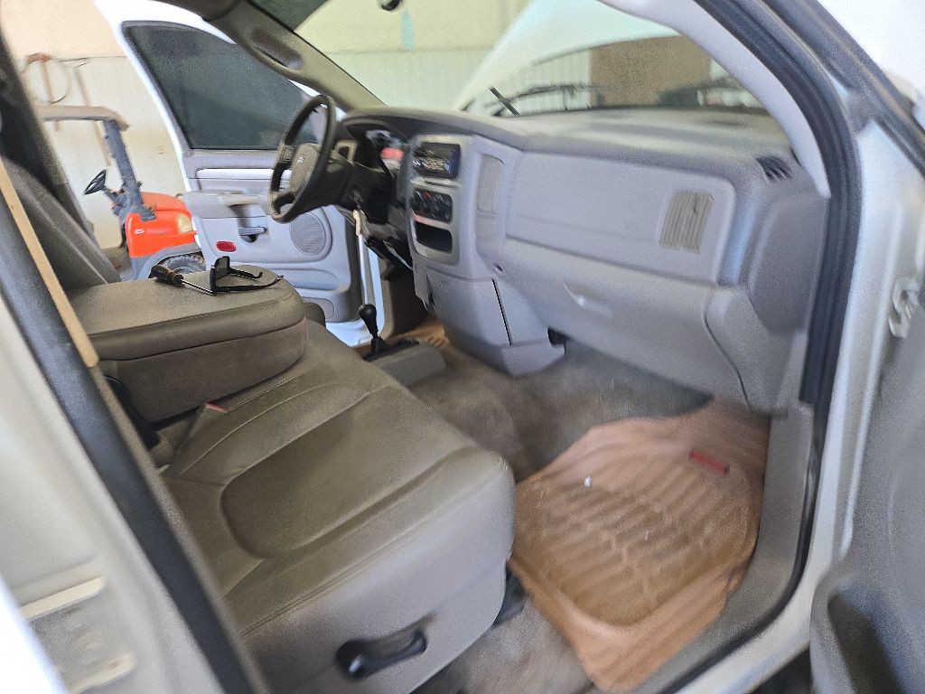 2004 Dodge Ram 2500 Image 10