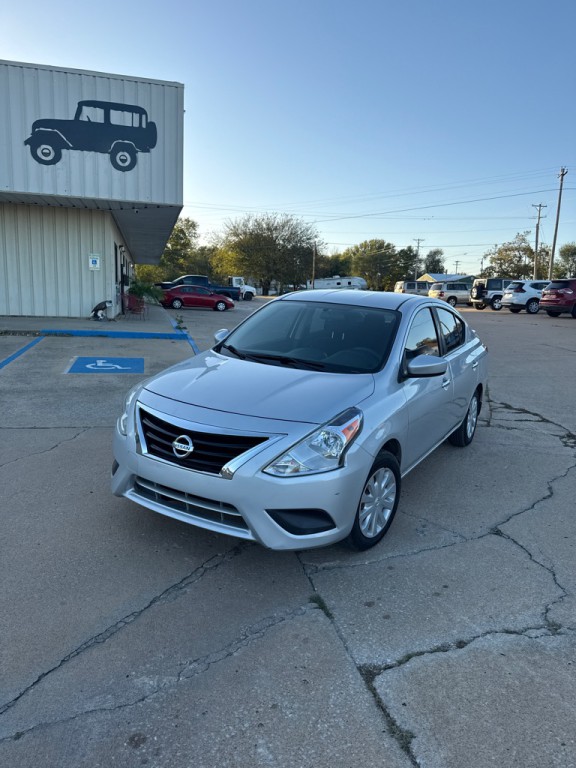 2018 Nissan Versa Image 2