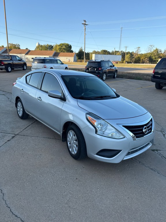 2018 Nissan Versa Image 3